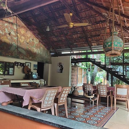 Ambadi'S Villa -Lake View Resort Pallipuram Eksteriør bilde