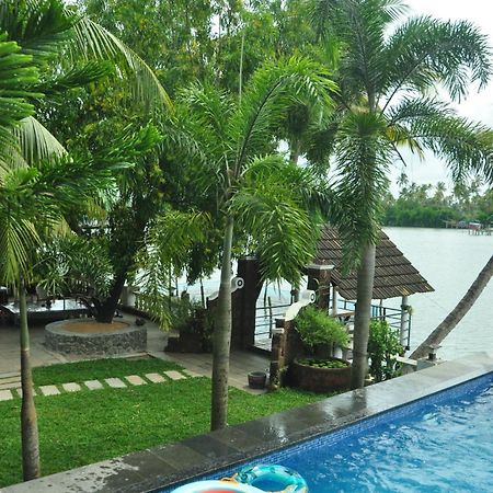 Ambadi'S Villa -Lake View Resort Pallipuram Eksteriør bilde