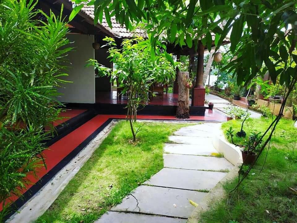 Ambadi'S Villa -Lake View Resort Pallipuram Eksteriør bilde