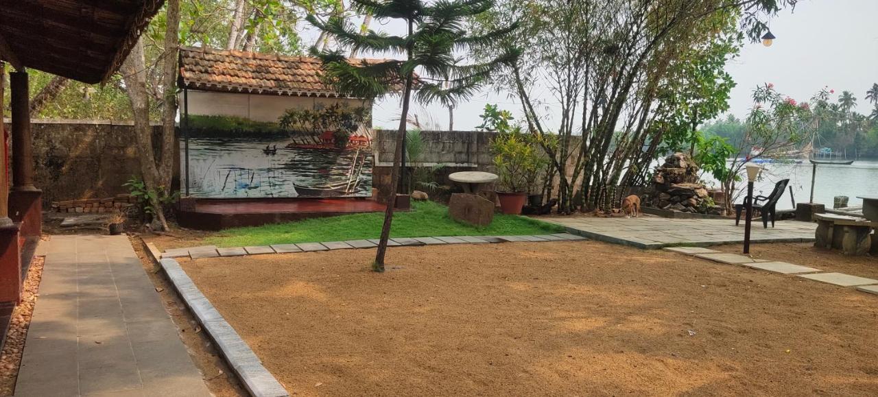 Ambadi'S Villa -Lake View Resort Pallipuram Eksteriør bilde
