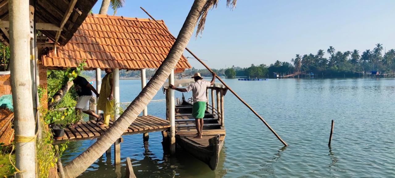 Ambadi'S Villa -Lake View Resort Pallipuram Eksteriør bilde