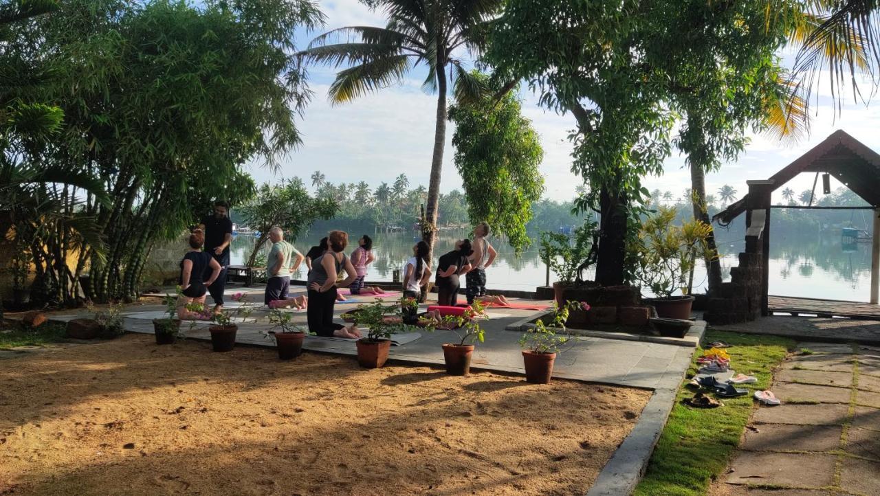 Ambadi'S Villa -Lake View Resort Pallipuram Eksteriør bilde