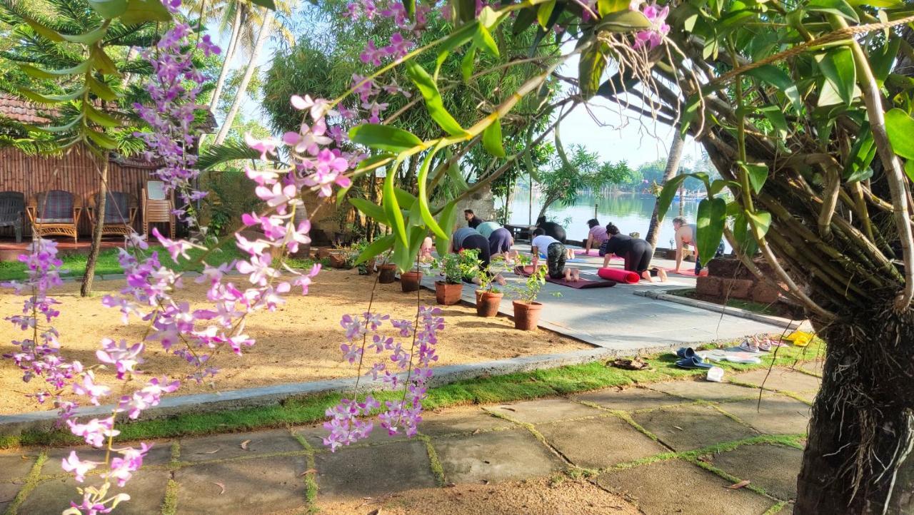 Ambadi'S Villa -Lake View Resort Pallipuram Eksteriør bilde