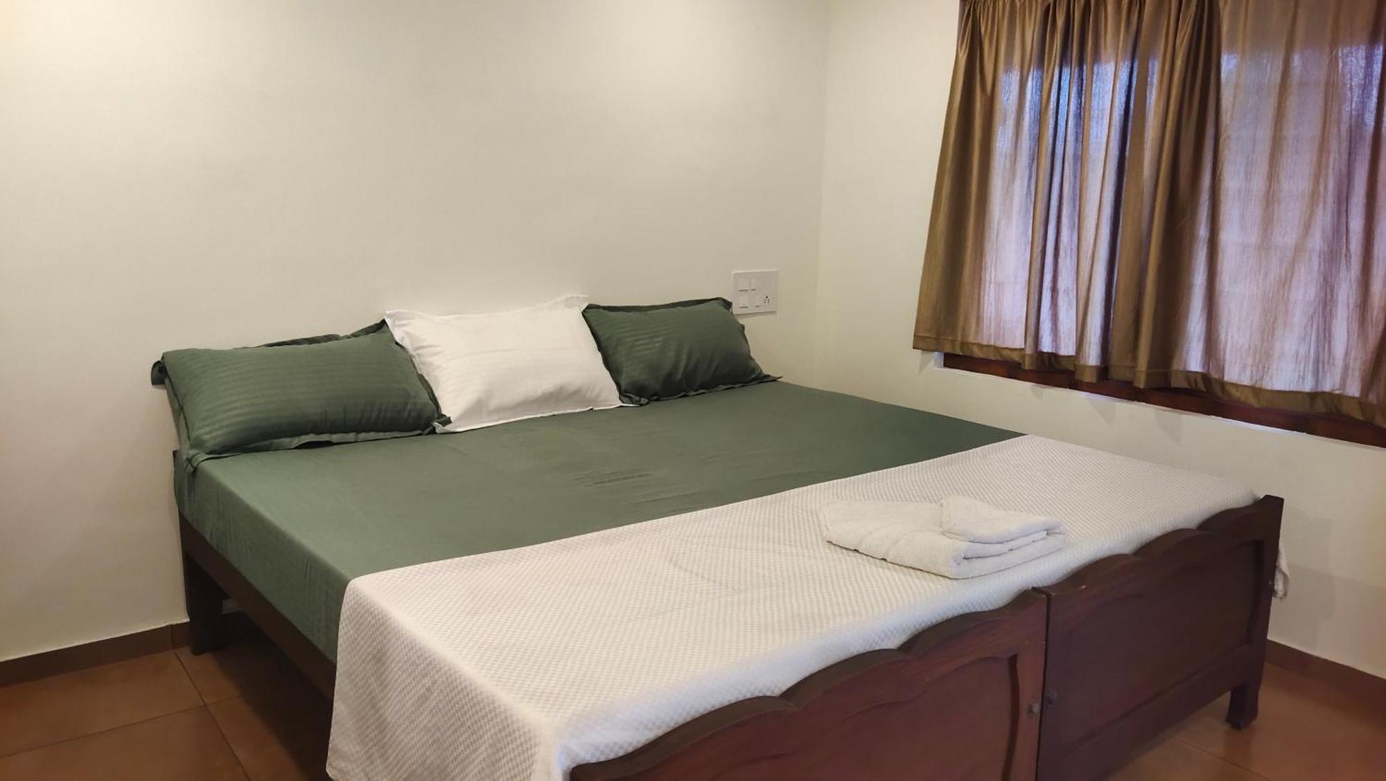 Ambadi'S Villa -Lake View Resort Pallipuram Eksteriør bilde