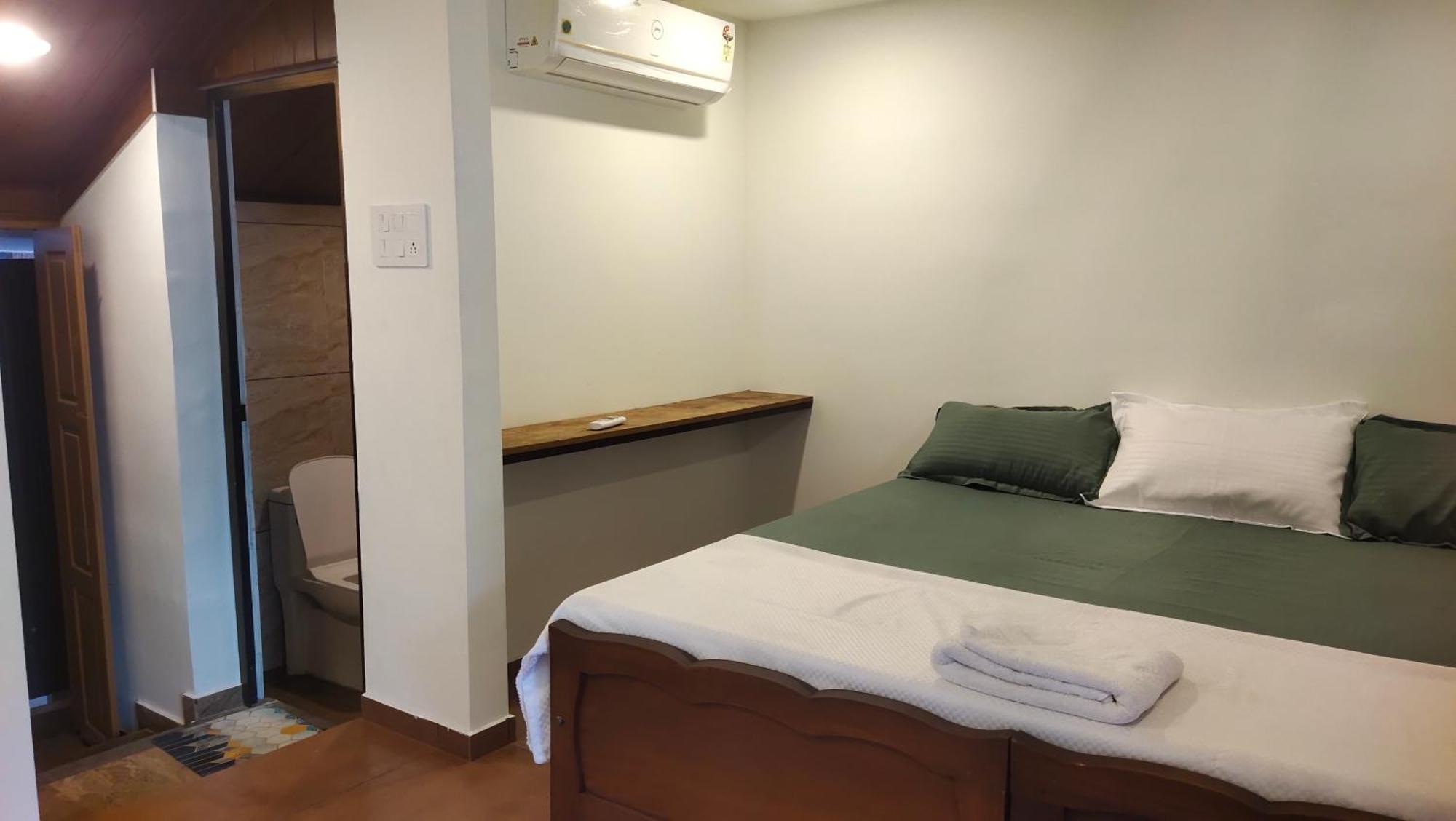 Ambadi'S Villa -Lake View Resort Pallipuram Eksteriør bilde