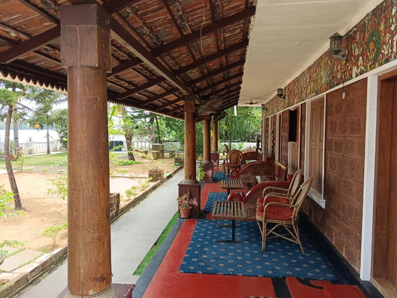 Ambadi'S Villa -Lake View Resort Pallipuram Eksteriør bilde