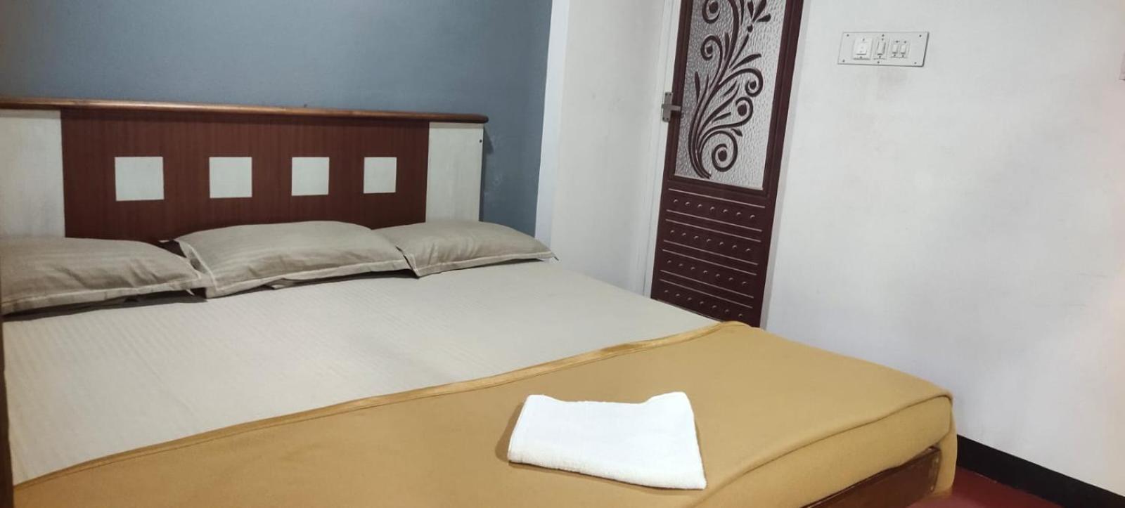 Ambadi'S Villa -Lake View Resort Pallipuram Eksteriør bilde