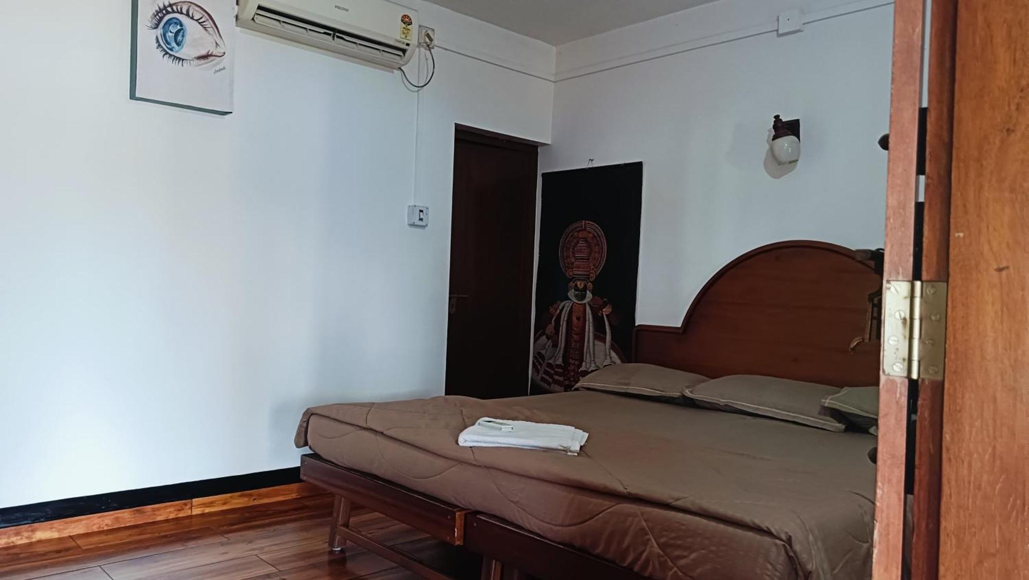 Ambadi'S Villa -Lake View Resort Pallipuram Eksteriør bilde