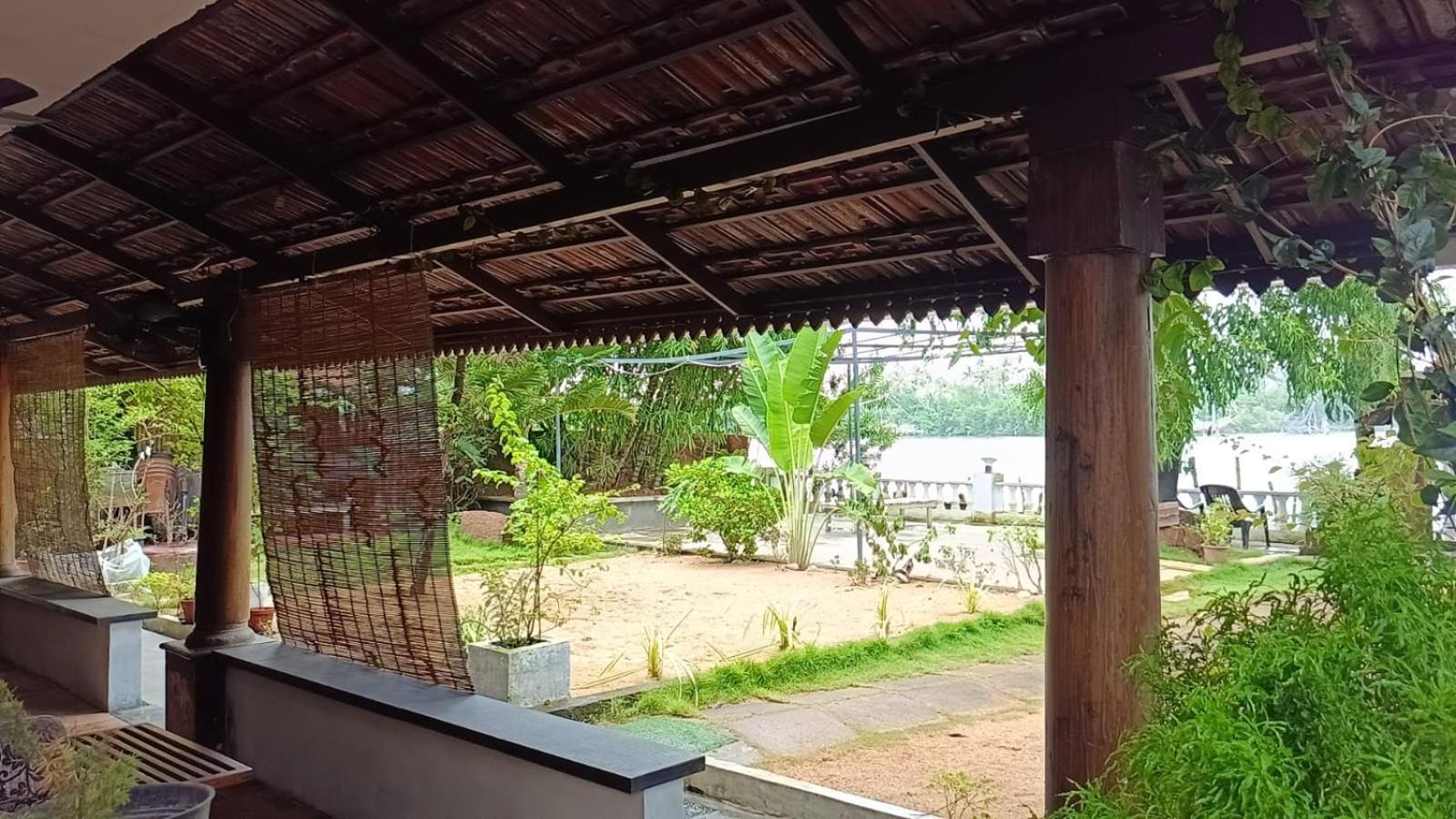 Ambadi'S Villa -Lake View Resort Pallipuram Eksteriør bilde